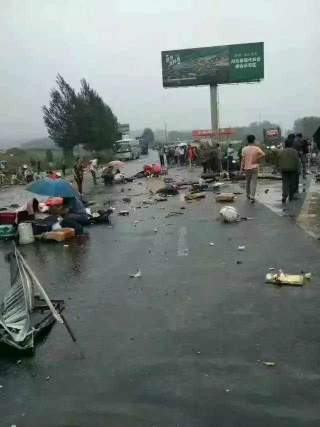 圍場(chǎng)半截塔車(chē)禍最新消息，事故現(xiàn)場(chǎng)救援與后續(xù)關(guān)注